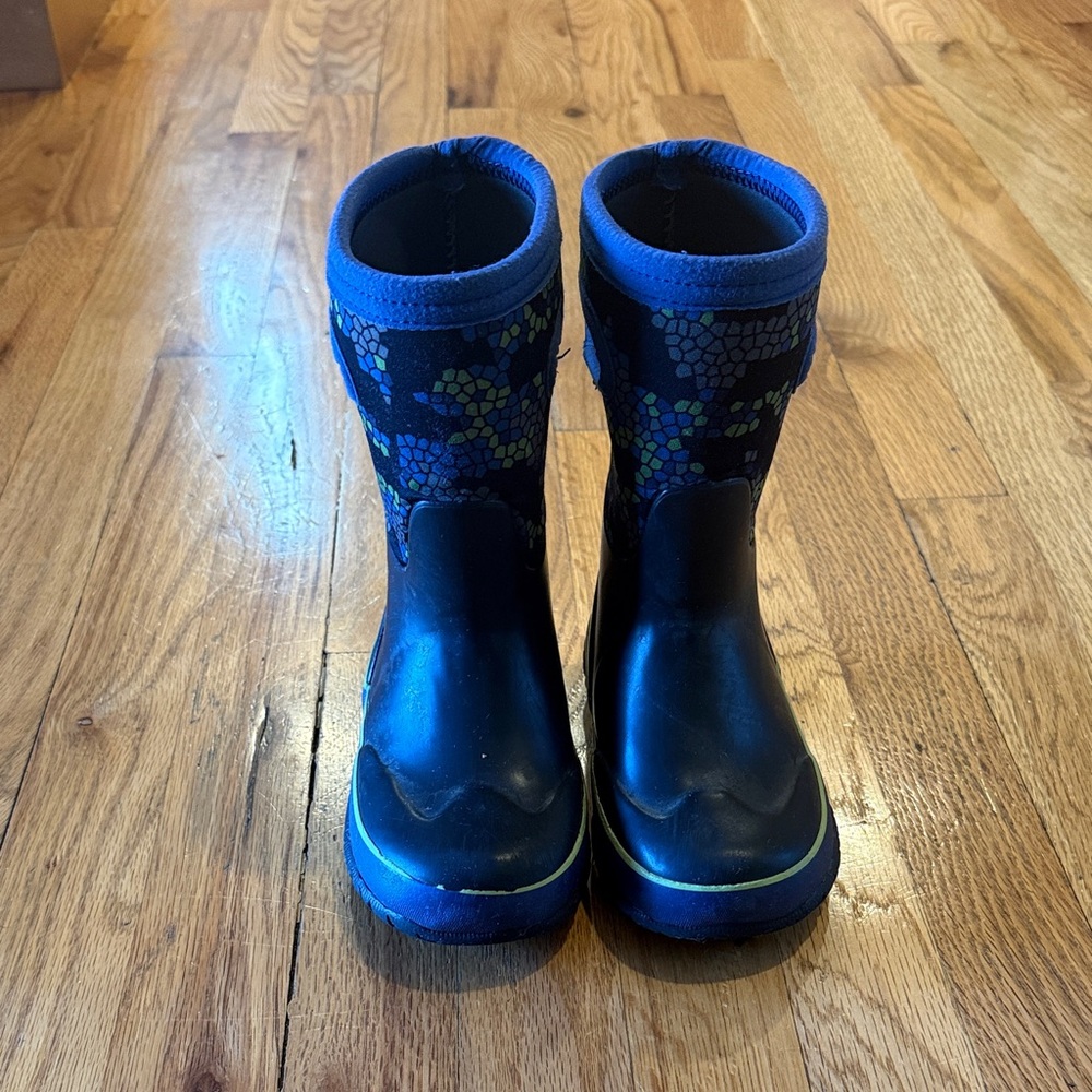 Kids waterproof Bogs boots size little kid 11